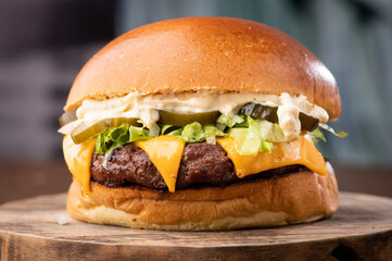 burger artesanal hamburguer freco suculento delicioso 