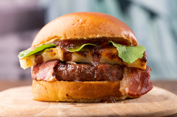 burger artesanal hamburguer freco suculento delicioso 