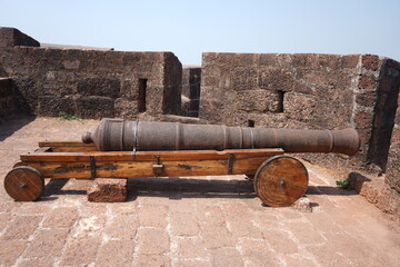 Fototapeta na wymiar old cannon in the fortress