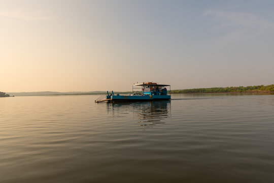 ferry on the mandovi river to get to divar island