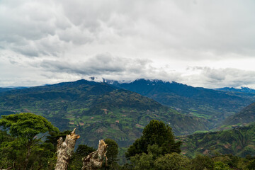 Explorando las cumbres de la cordillera andina en Colombia