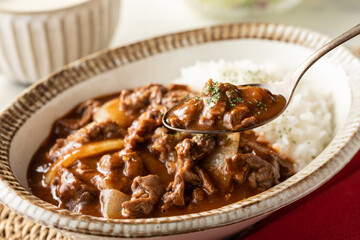 トマトをじっくり煮込んだ、牛サーロインのハヤシライス