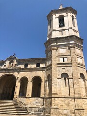 torre de iglesia. , iglesia y pueblo y entorno de Graus. 
Pirineo aragones. texturas y objetos...
