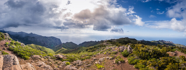 Panorama Teno-Gebirge mit La Gomera im Hintergrund, El Palmar, Masca, Teneriffa