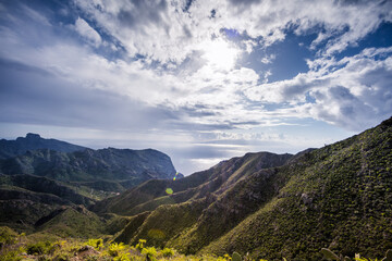 Teno-Gebirge mit La Gomera im Hintergrund, El Palmar, Masca, Teneriffa