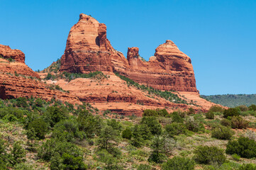 Fototapeta premium The Green and Arid Landscape of Sedona, Arizona