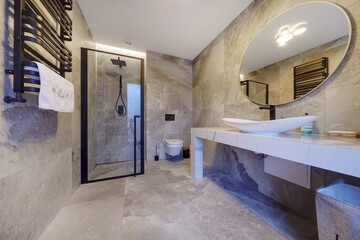 Piękna stylowa łazienka z kabiną prysznicową - obrazy, fototapety, plakaty