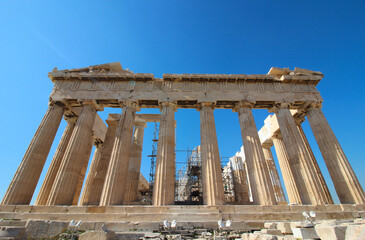 Obraz premium Parthenon temple on a bright day. Acropolis in Athens, Greece