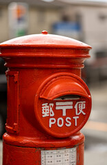 古い郵便ポスト