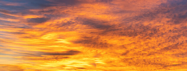 Obraz premium Wide Ratio Fiery Sunset Clouds & Sky In The AZ Desert