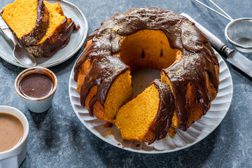 Bolo de cenoura - Brazilian carrot cake with chocolate glaze