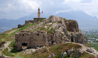 Van Castle, located in the city of Van, Turkey, was built during the Urartian period. There are ancient settlements around.