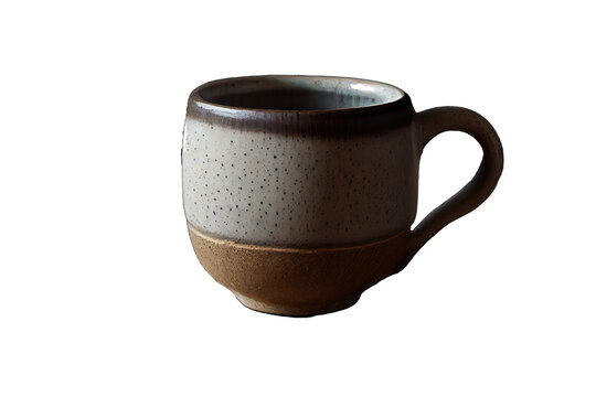 Tasse de thé en gré coloré, céramique émaillé, style rustique, image détourée, isolé