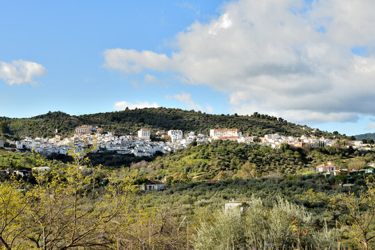 pueblos blancos de Andaluc&iacute;a Guaro M&aacute;laga