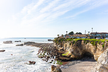 The wonderful cliffs of California coast - obrazy, fototapety, plakaty