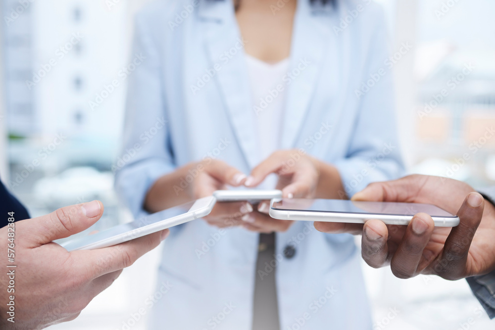 Leinwandbilder business people, hands and phone for team networking, data share or syncing together in the city. ha