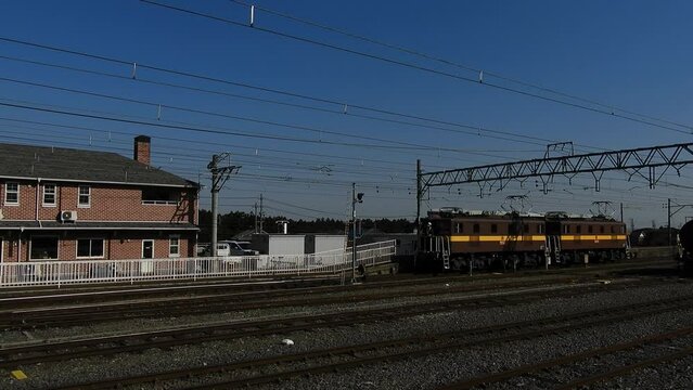 東藤原駅を発車するED45重連回送列車 （三岐鉄道・三岐線 東藤原駅, 2023年2月）