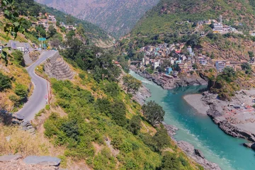 Cercles muraux Himalaya Bhagirathi river from left side and Alakananda river with turquoise blue colour from right side converge at Devprayag,Holy conflunece and form river Holy Ganges thereafter.Garhwal, Uttarakhand, India.