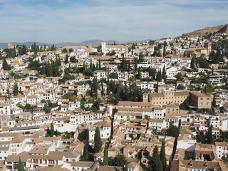 Fototapeta na wymiar La ciudad de Granada desde las alturas
