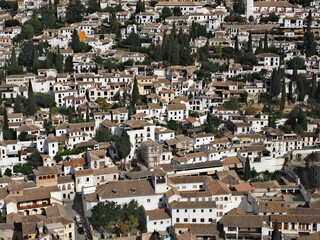 Obraz premium La ciudad de Granada desde las alturas