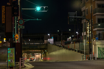 トンネル前の信号機