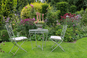 Sitzecke im Garten - obrazy, fototapety, plakaty