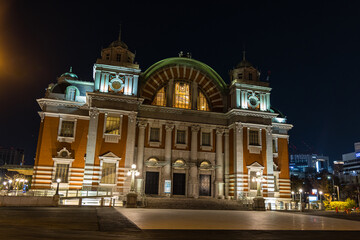 Fototapeta na wymiar 日本　大阪市北区中之島にある夜になってライトアップされた大阪市中央公会堂