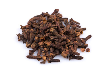 Obraz premium Cloves isolated on white background