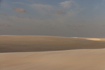 parque nacional dos lençóis maranhenses na época da seca com suas lagoas vazias