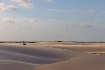 Fototapeta na wymiar parque nacional dos lençóis maranhenses na época da seca com suas lagoas vazias