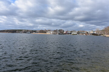 Fototapeta premium Jezioro Ukiel, Olsztyn, teren rekreacyjny, woda, wypoczynek,