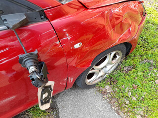 Macchina da demolire a causa di un incidente frontale