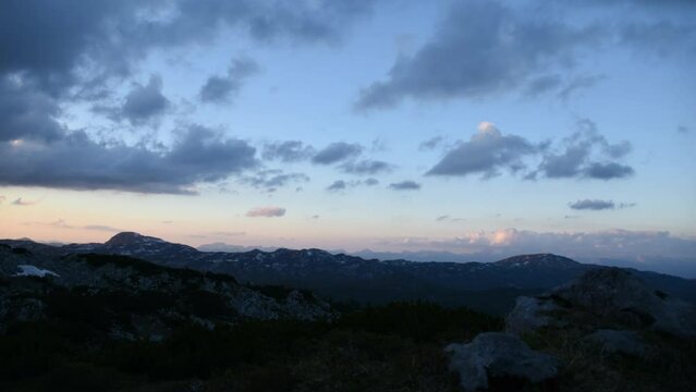 Zeitraffer Abendd&auml;mmerung &uuml;ber dem Dachstein-Plateau, Steiermark