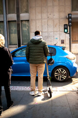 Traffic violation. Do not allow pedestrians to pass