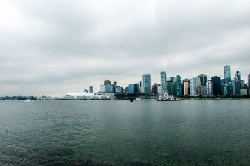 Fototapeta premium Vancouver skyline from Stanley Park, Vancouver, BC,Canada