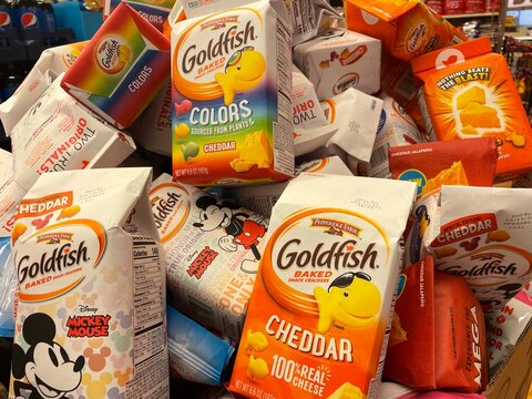 Grocery store Pepperidge Farm goldfish display pile