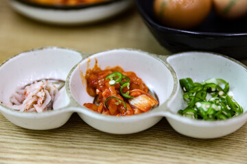 콩나물 국밥 갈비탕 김치 음식 식사 아침밥 점심밥 저녁밥 뚝배기 