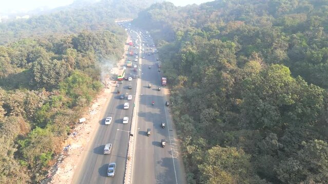moving vehicles in farest top view mumba