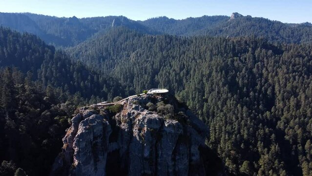 Mirador Pe&ntilde;a del Cuervo en el Parque Nacional el Chico en Hidalgo M&eacute;xico