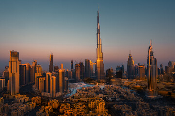 Capturing the Majestic Sunrise at Burj Khalifa: A Stunning Landscape Shot