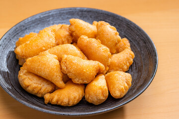 Crispy peanut puff for traditional Lunar new year