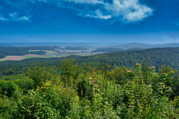 Sommerliche Landschaft in Oberfranken Deutschland
