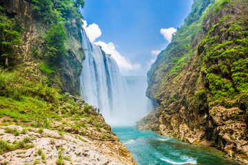 Cascada de Tamul © Guillermo Aparicio S