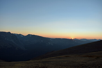 Fototapeta na wymiar sunset in the colorado rocky mountains