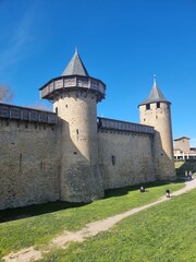 Fototapeta na wymiar De belles photos du château historique de Carcassonne et ses vues sur la cité avec la piste