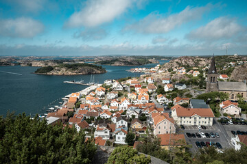 Obraz premium Boote im Hafen an Schärenküste von Schweden, Skandinavien