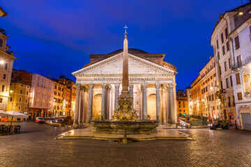 Fototapeta na wymiar Rome, Italy with the Pantheon and Square