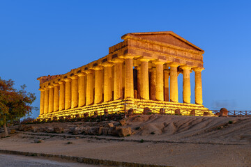 Temple of Concordia in Agrigento, Sicily, Italy - obrazy, fototapety, plakaty