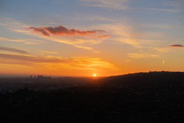 Fototapeta na wymiar sunset over downtown Los Angeles skyline