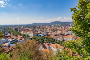Fototapeta na wymiar Blick über Graz vom Schloßberg